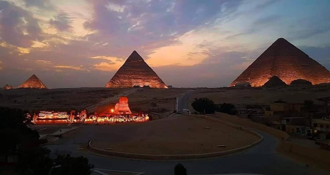 3 Pyramids Apartment *