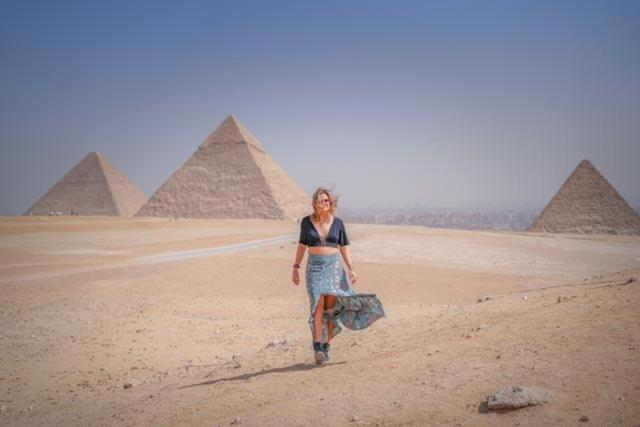 3 Pyramids *