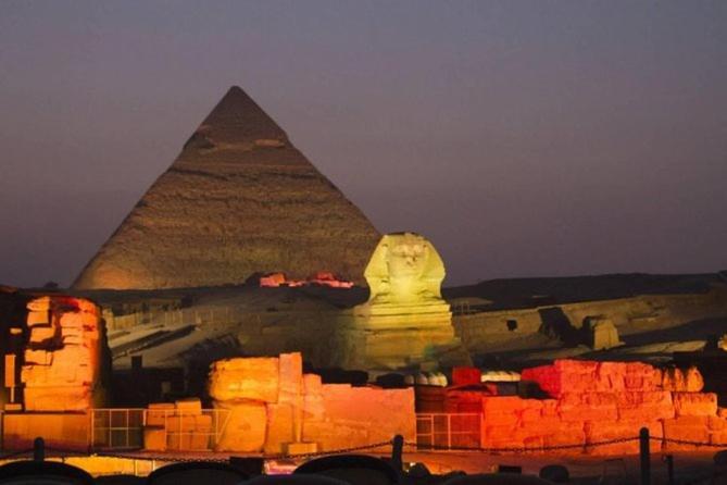 3 Pyramids * Cairo